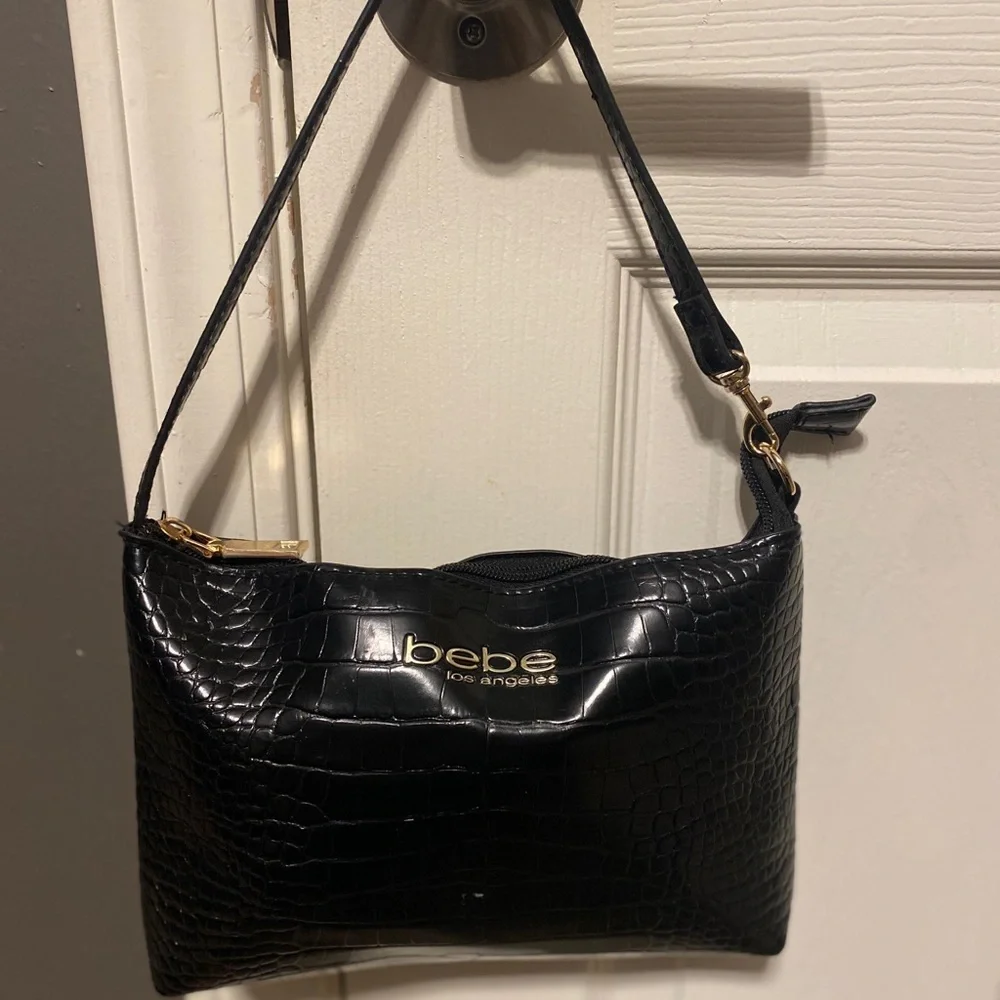 BEBE Black Faviola Stamped Croco Tote Purse w/Matching Pouch. EUC